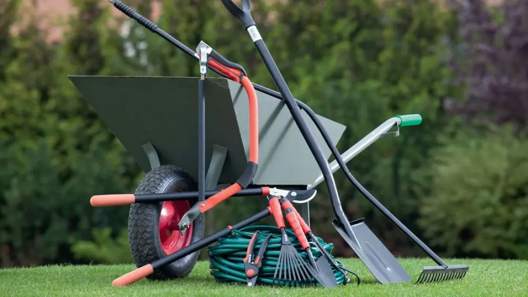Promocje na narzędzia ręczne do ogrodu: jak wybrać najlepszy sklep internetowy i nie dać się złapać na „okazyjne” ceny?