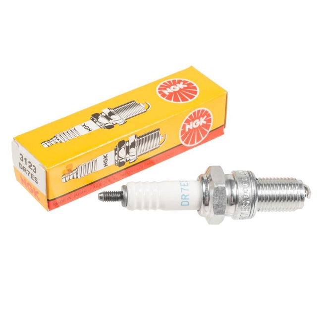 NGK spark plug DR7ES 3123